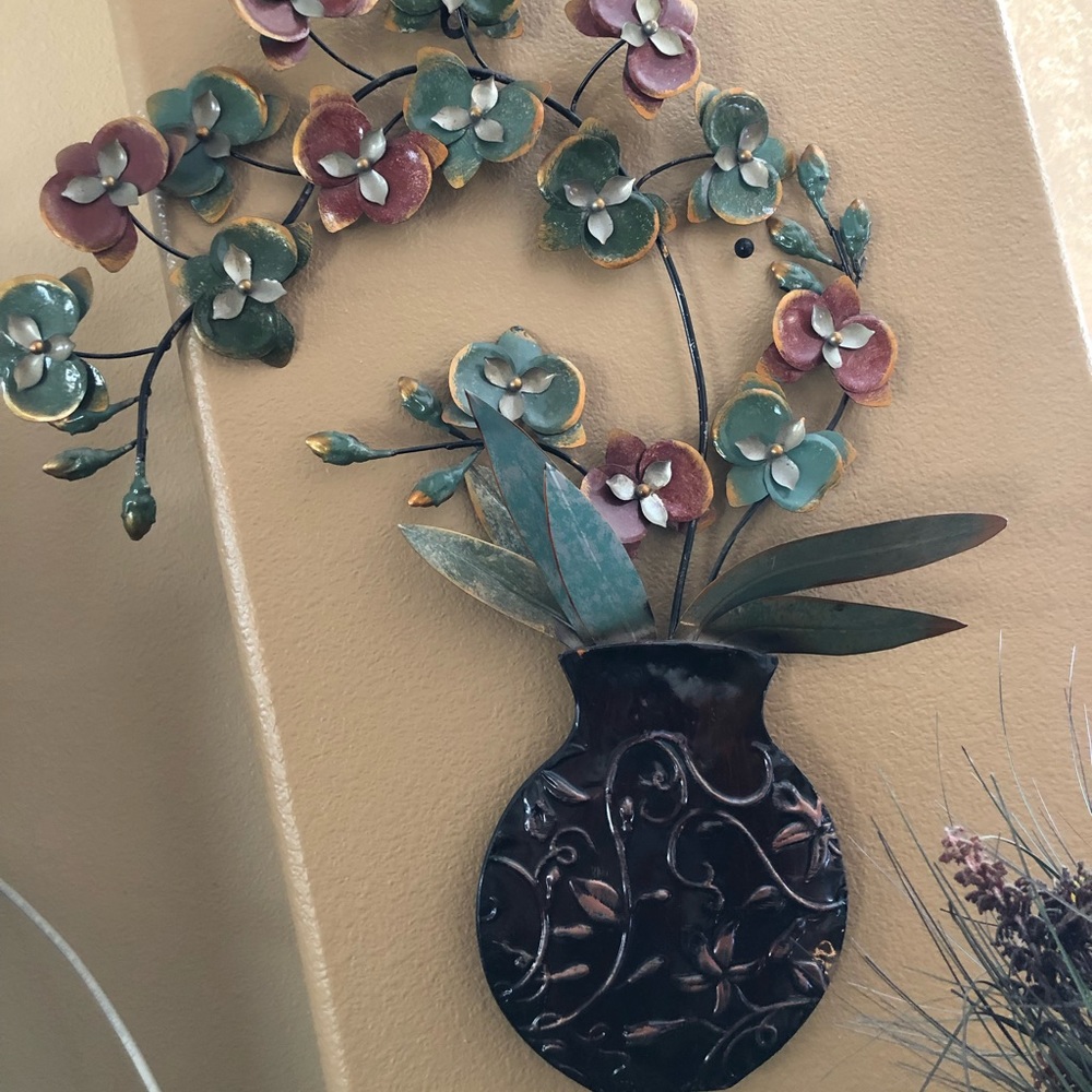 Metal wall decor